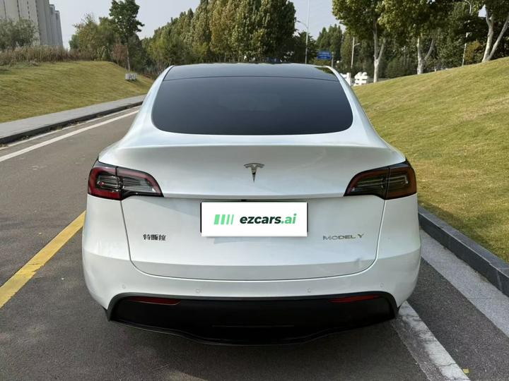 Model Y 2022 Facelift RWD photo 5