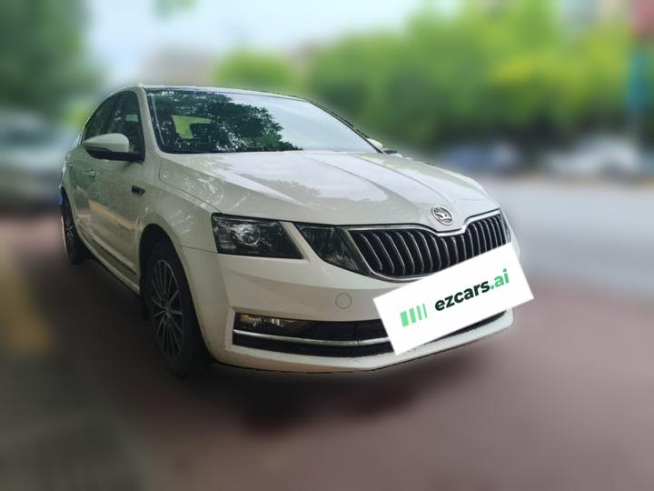 Octavia 2019 1.5L AT Luxury China VI photo 3