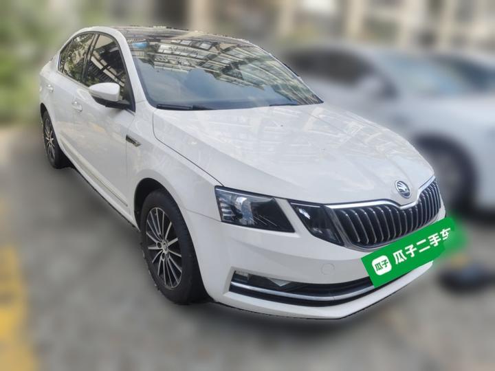 Octavia 2019 1.5L AT Luxury photo 3