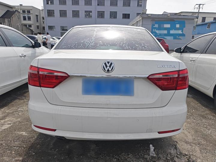 Lavida 2013 Facelift Classic 1.6L AT Comfort photo 5