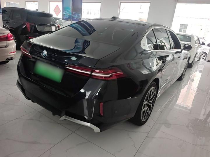 i5 2025 eDrive 35L M Sport Package photo 4