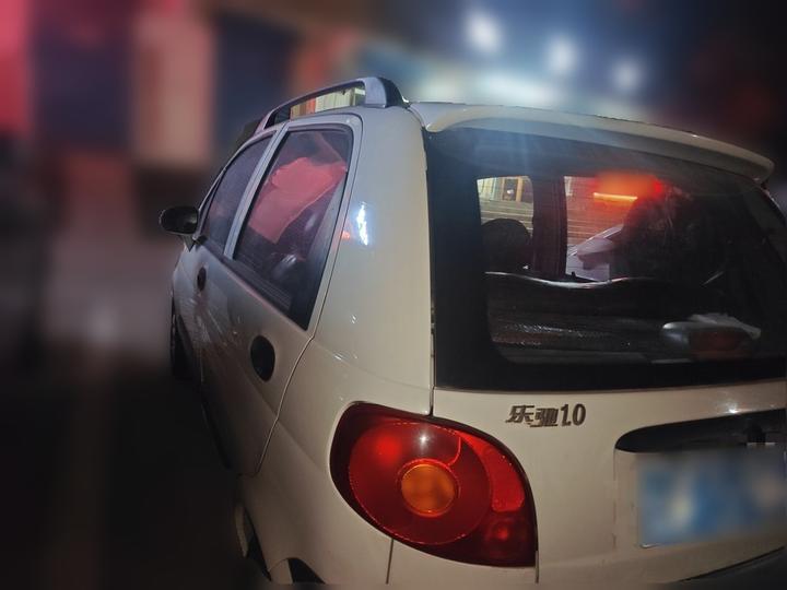 2012 Facelift 1.0L MT P-TEC Standard photo 4