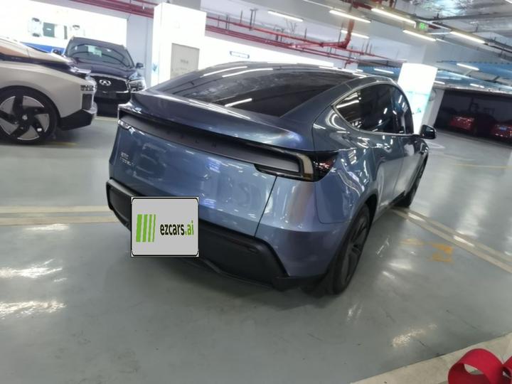 Model Y 2025 RWD photo 4