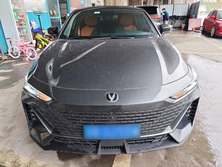 UNI-V 2022 1.5T Premium photo 2
