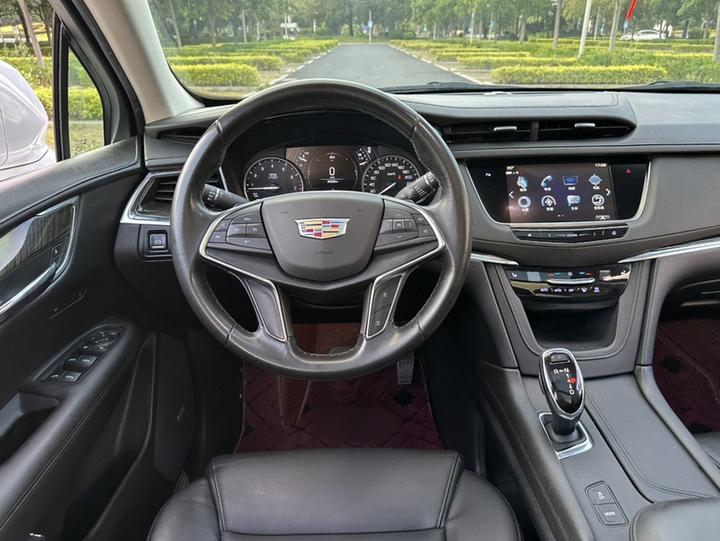 XT5 2018 25T Luxury photo 3