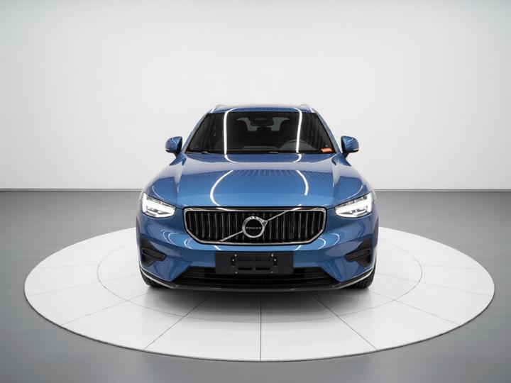 XC40 2023 B3 Luxury photo 2