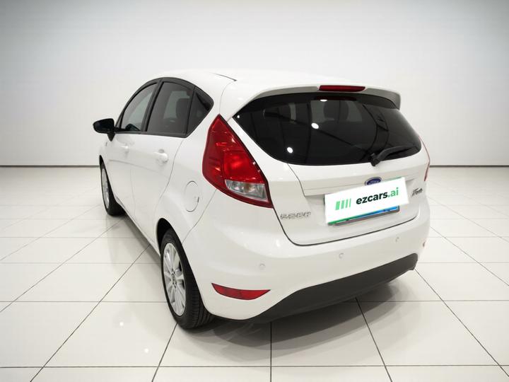 2013 Hatchback 1.5L AT Fashion photo 4