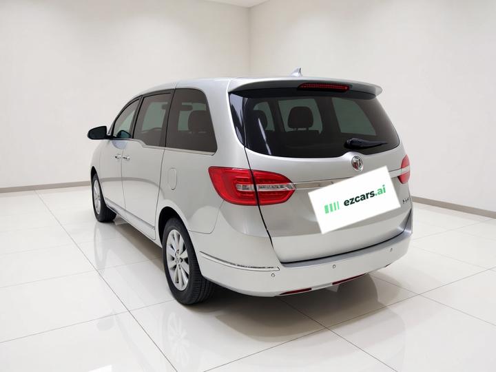 GL8 2015 2.4L Luxury Business Exclusive photo 4
