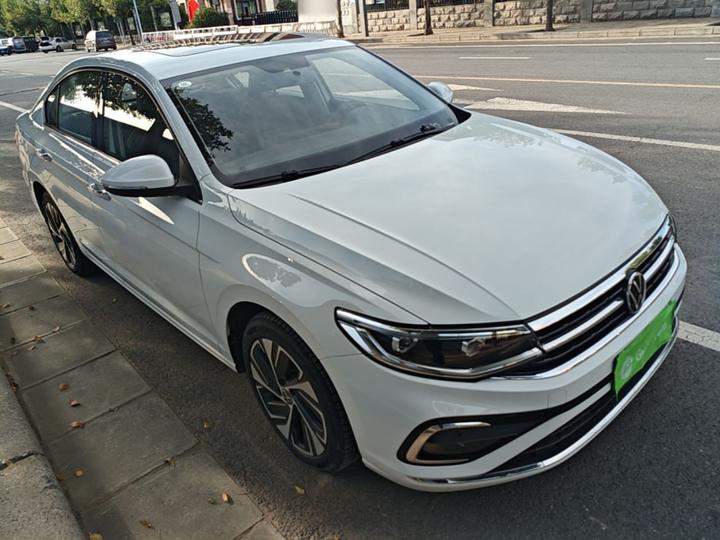 Bora 2024 200TSI DSGPRO photo 3