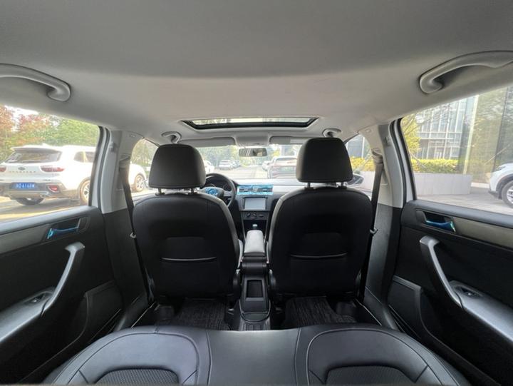 Rapid Spaceback 2016 Facelift 1.6L AT photo 8