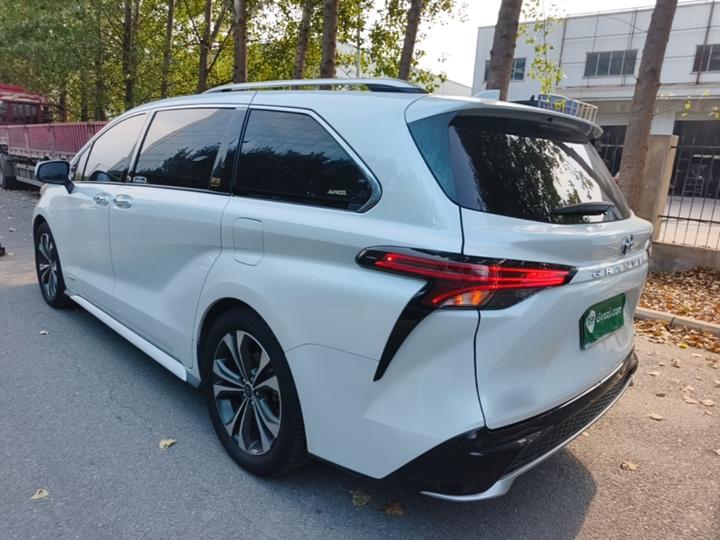 Granvia 2023 2.5L Hybrid Flagship VIP photo 4