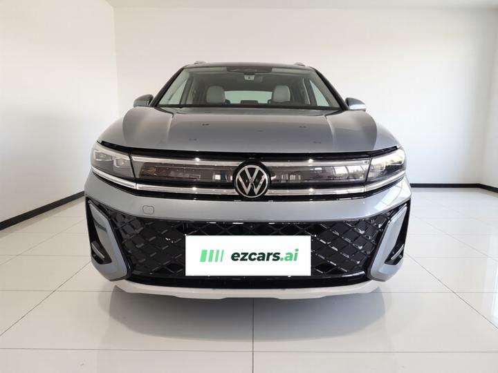 2026 450TSI AWD Flagship 6-Seater photo 2