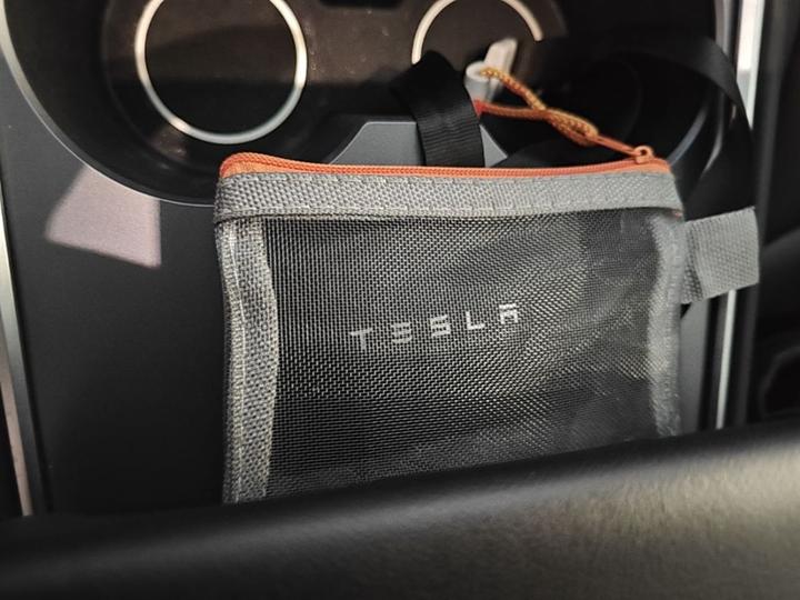 Model Y 2024 RWD photo 8
