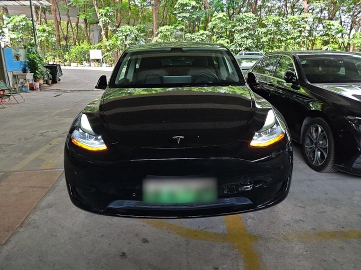 Model Y 2023 RWD photo 2