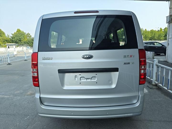 Refine M3 2019 PLUS 1.8L Luxury photo 3