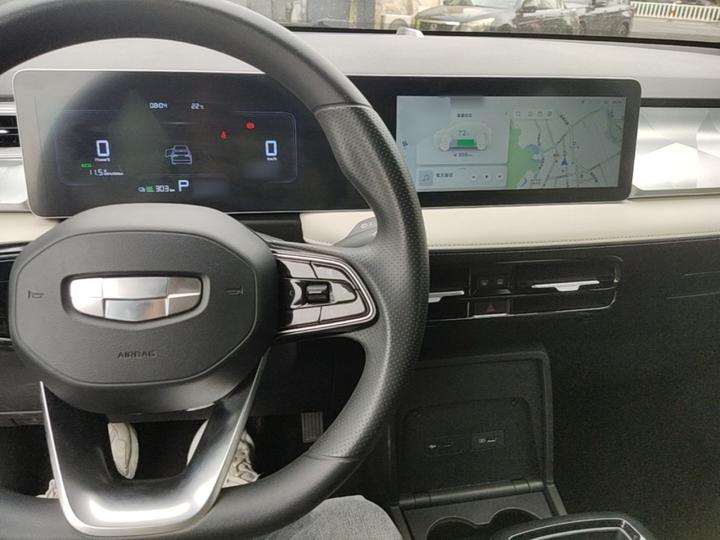 E Firefly 2022 401KM 4-Seater photo 5