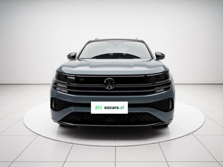 2023 380TSI AWD R-Line photo 2