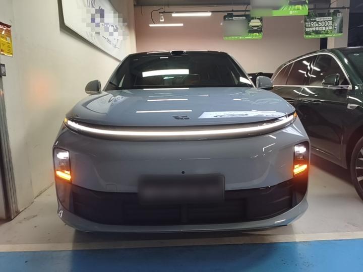 Li Auto L6 2025 Max Smart Refresh Edition photo 2