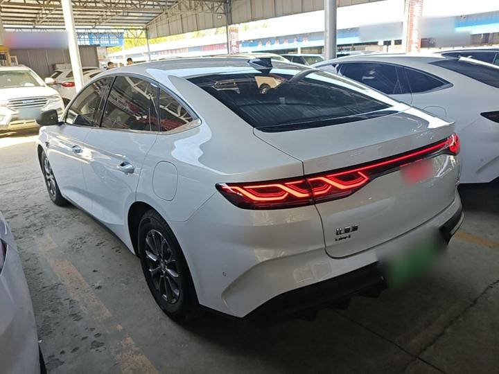 Qin L 2025 DM-i ADAS 80KM Leading photo 4