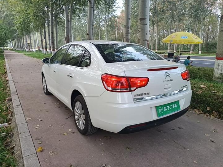 2013 Sedan 1.6L MT photo 4