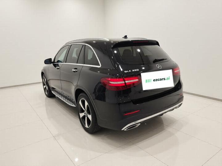 GLC 2019 Facelift GLC 260 L 4MATIC Luxury photo 4