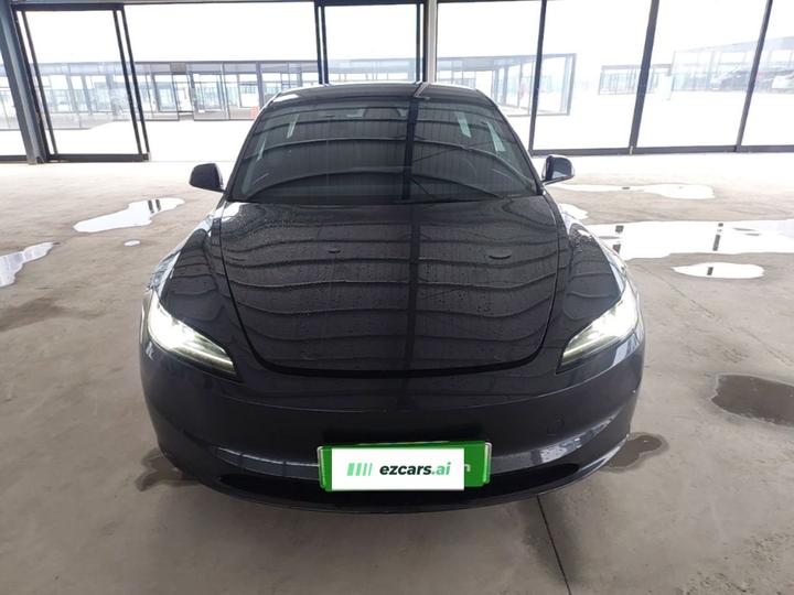 Model 3 2023 RWD photo 2