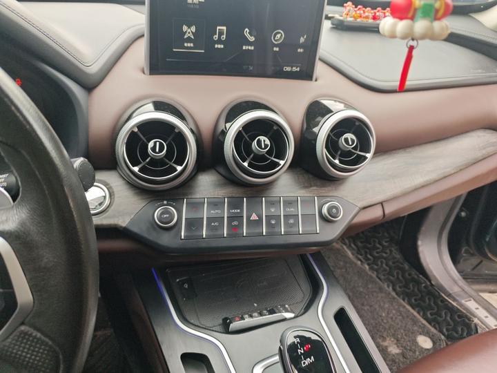 VV7 2019 Upgraded 2.0T Flagship China VI photo 5