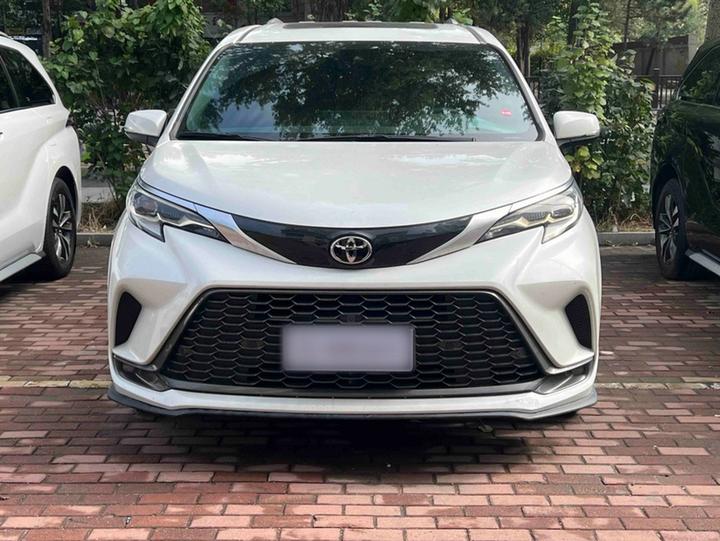 Granvia 2024 2.5L Hybrid Premium PLUS photo 2