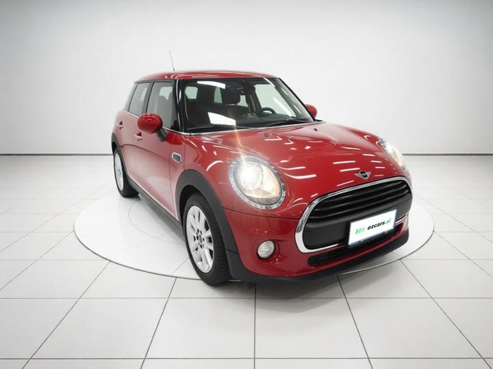 2019 1.5T ONE 5-Door photo 3