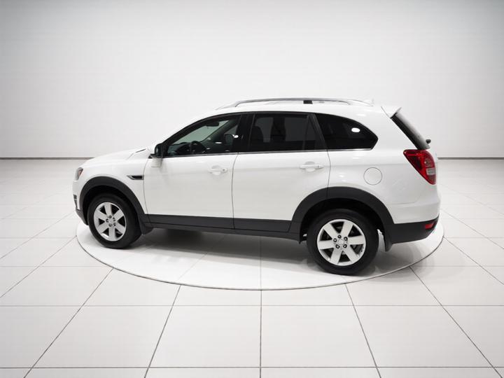 2014 2.4L RWD City 5-Seater photo 3