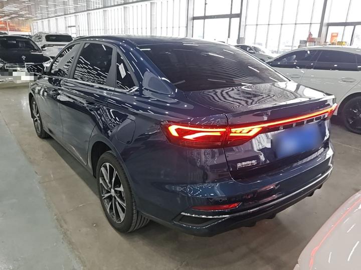 Emgrand 2026 400 1.5L CVT Excellence photo 4
