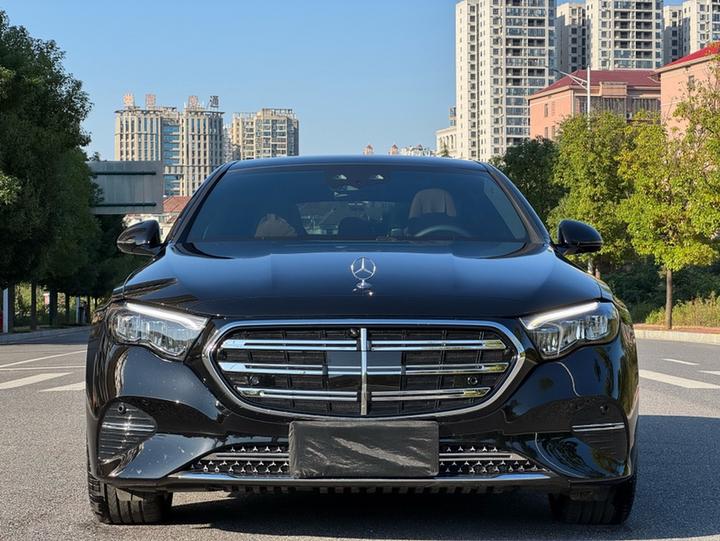 E-Class 2026 E 300 L Luxury photo 8