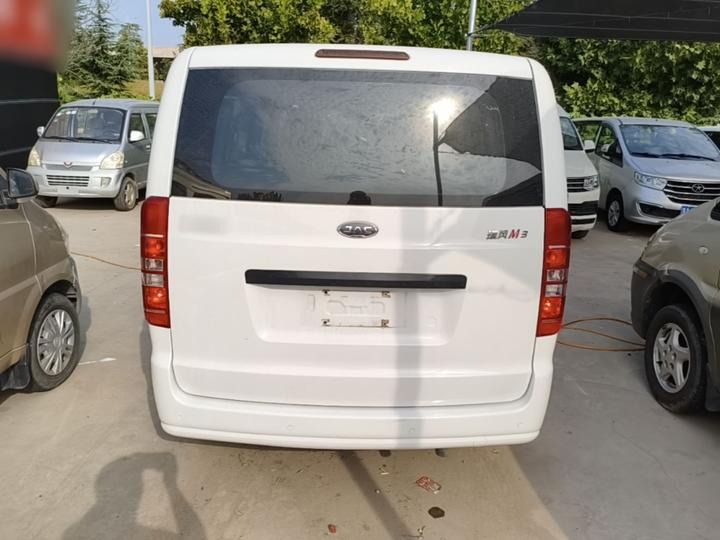 Refine M3 2019 1.8L 5-Seater photo 3