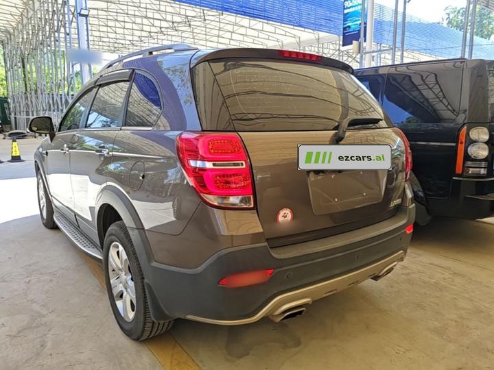 2017 2.4L RWD Luxury 7-Seater photo 4