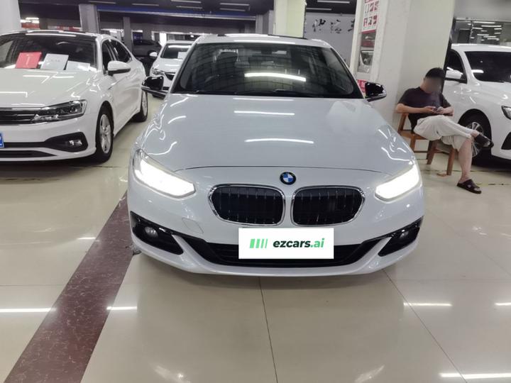 1 Series 2018 118i Sport photo 2