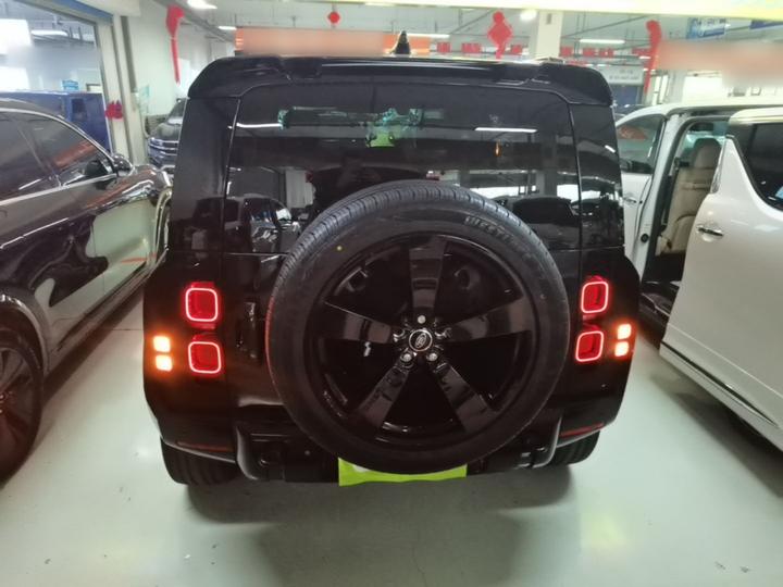 Defender 2025 110 3.0T P400 X-Dynamic HSE photo 5