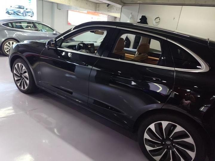 HIMA AITO M5 2022 EREV AWD Performance photo 4
