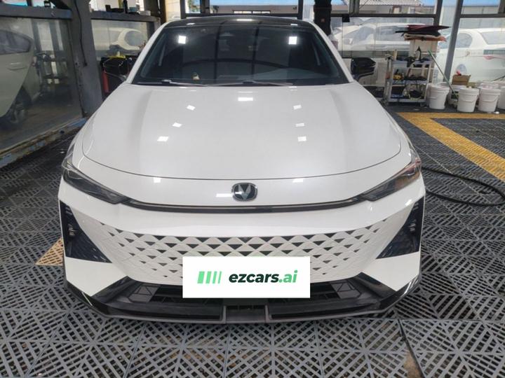 UNI-V 2024 1.5T Premium Sport photo 2