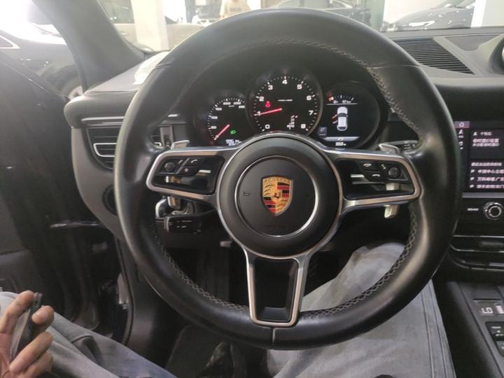 2021 Macan 2.0T photo 2