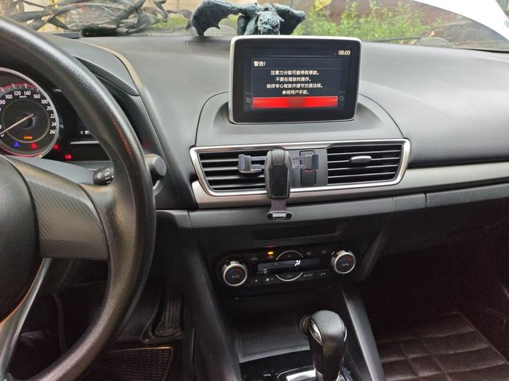 3 Axela 2014 Sedan 1.5L AT Luxury photo 5