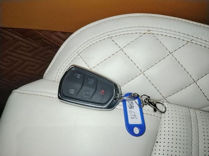 CT6 2016 40T Leading photo 8