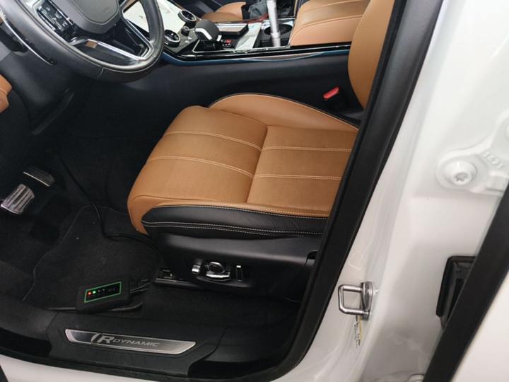 Range Rover Velar 2023 250PS photo 6