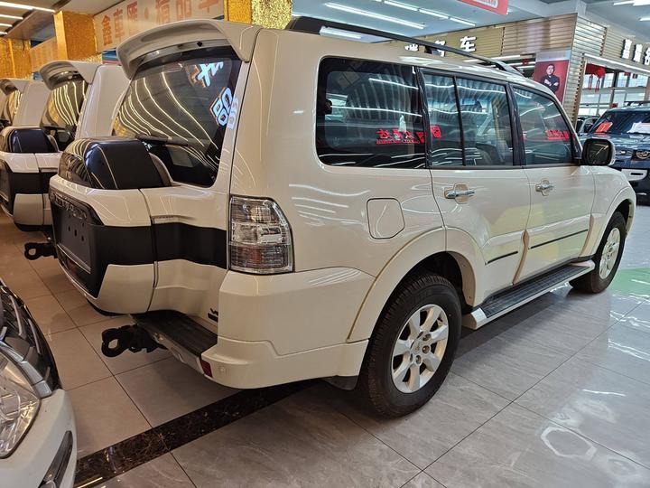 Pajero Parallel Import photo 6