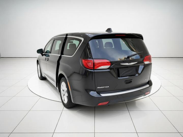 Chrysler Imported 2017 3.6L Exclusive photo 4