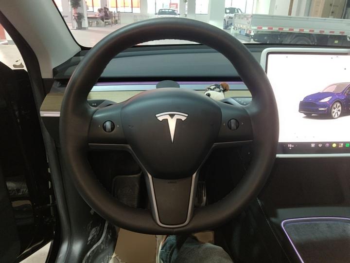 Model Y 2022 Facelift RWD photo 2