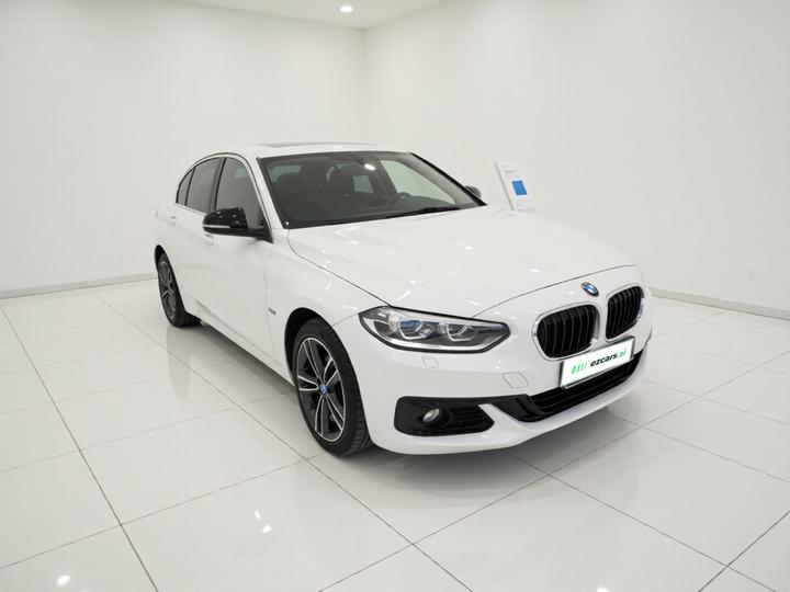 1 Series 2018 118i Sport photo 3