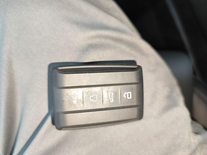 400 EV 2023 Hi4-T photo 8