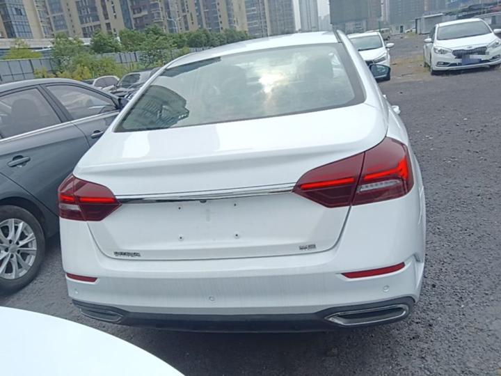 Emgrand 2021 UP 1.5L CVT photo 5