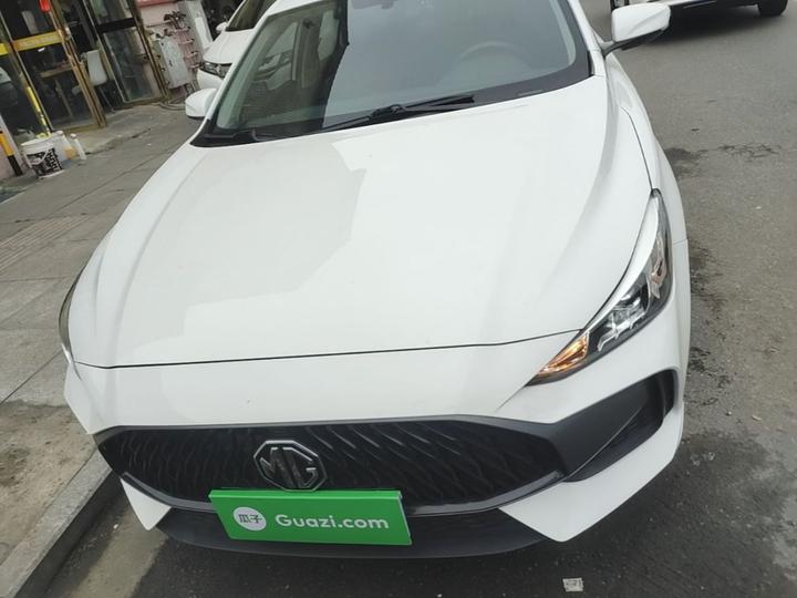 MG5 2022 180DVVT CVT Luxury photo 2