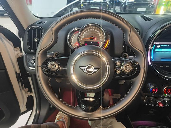 2019 2.0T COOPER S ALL4 photo 6
